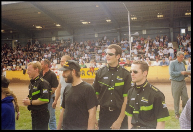 640x431 pixels (104K)